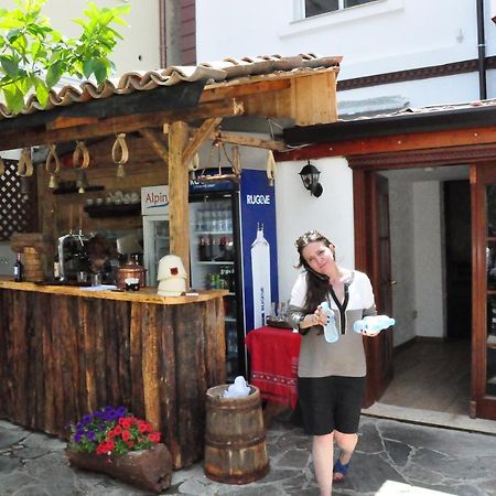 Oda Hostel Тирана Экстерьер фото