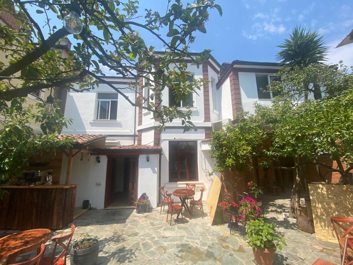 Oda Hostel Тирана Экстерьер фото