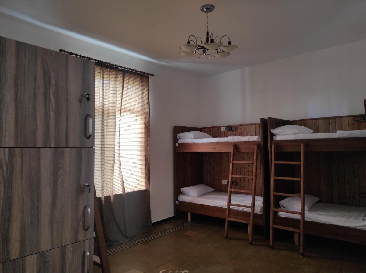 Oda Hostel Тирана Экстерьер фото