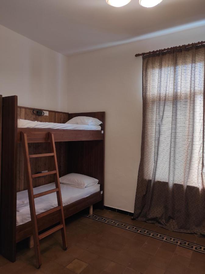 Oda Hostel Тирана Экстерьер фото
