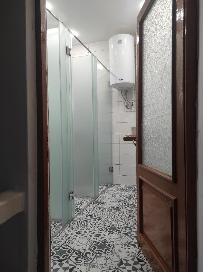 Oda Hostel Тирана Экстерьер фото