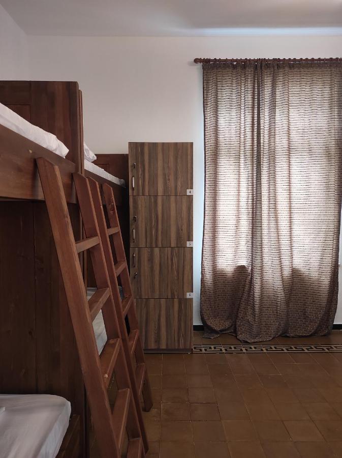 Oda Hostel Тирана Экстерьер фото