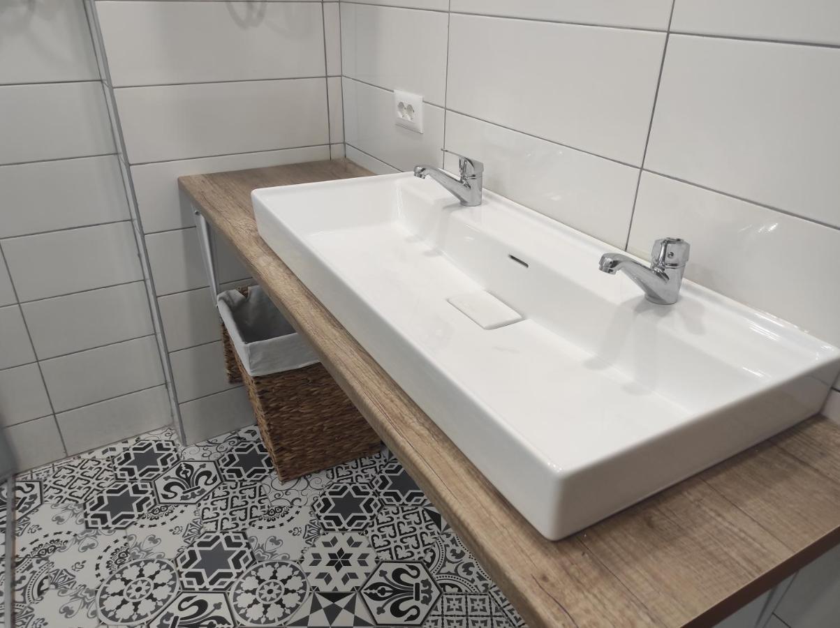Oda Hostel Тирана Экстерьер фото
